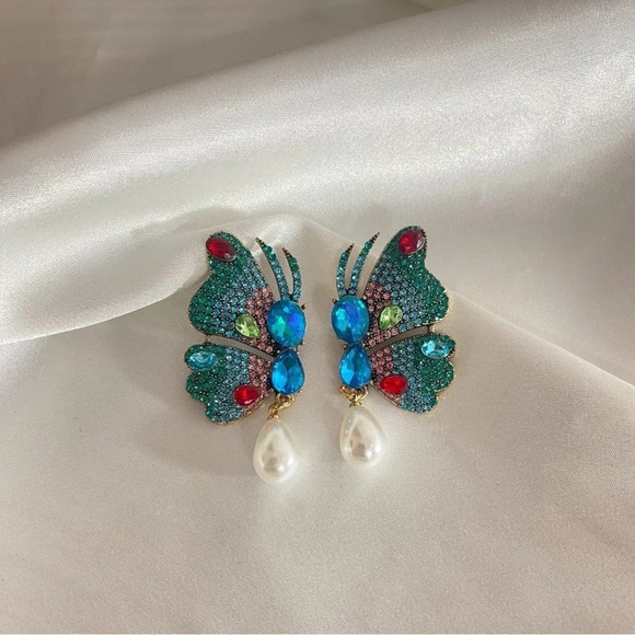 Colorful Butterfly Crystal Earring with Pearl Drop ✨ - Picture 4 of 10